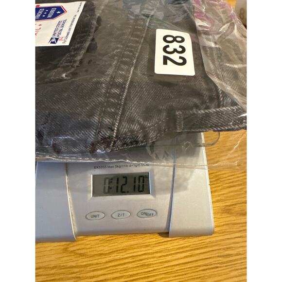 Levi’s 501 Black Jean Shorts Womens 28 Button Fly Cutoff Grunge Boho 100% Cotton - Picture 14 of 14